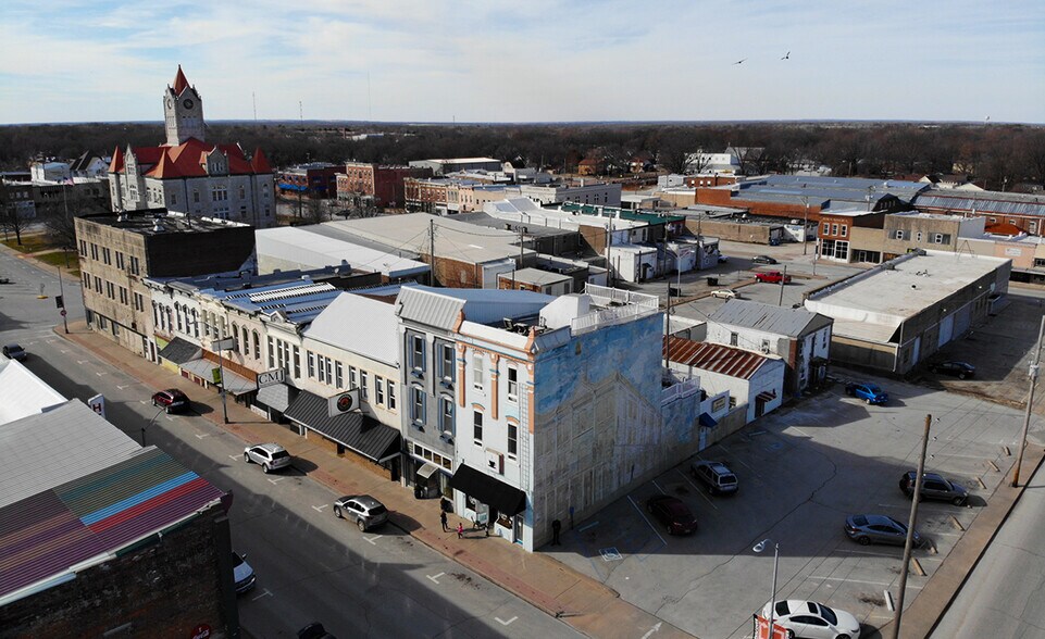 127 E Cherry St, Nevada 64772 UK