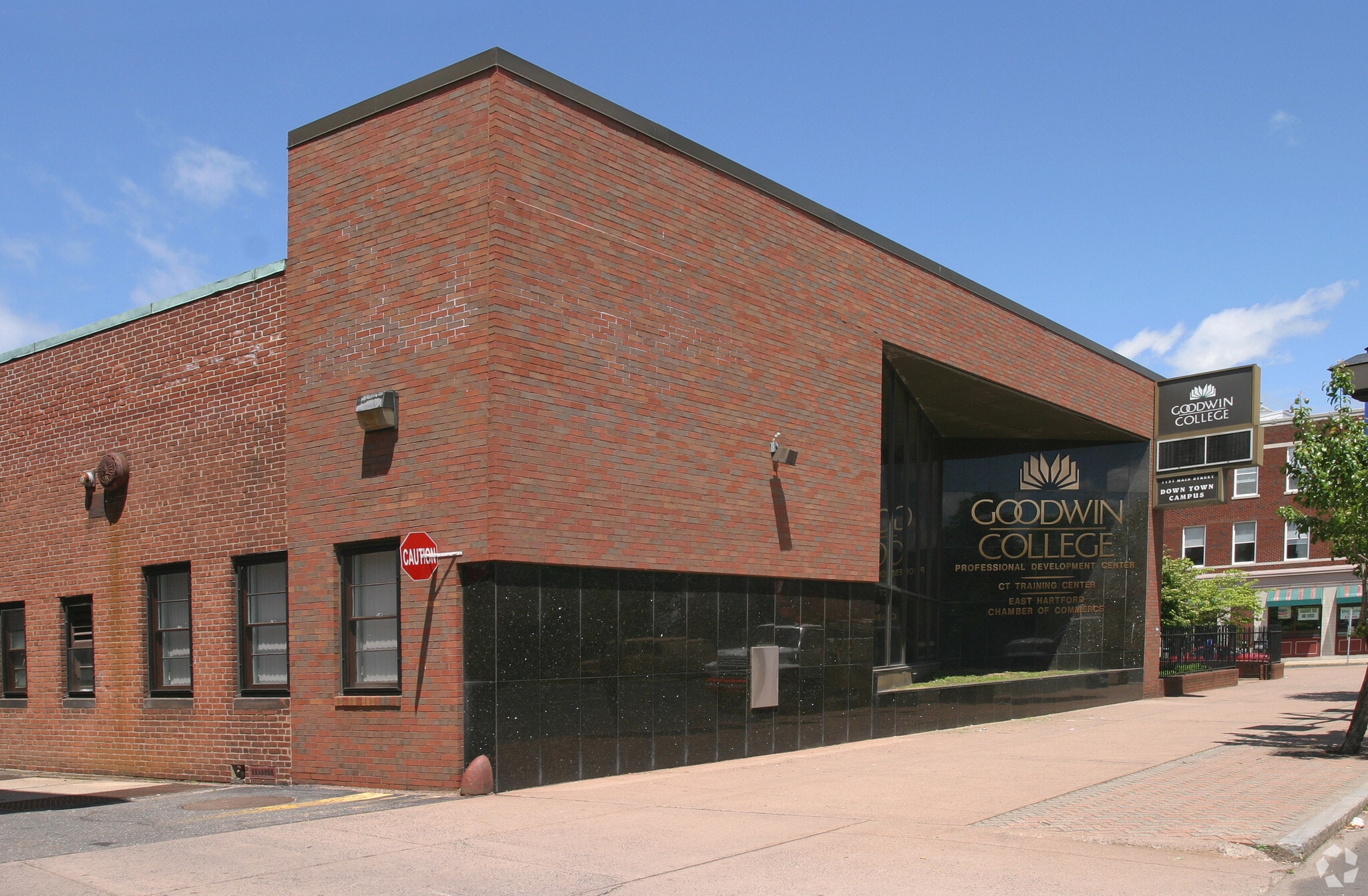 1137 Main St, East Hartford, CT to rent Building Photo- Image 1 of 7