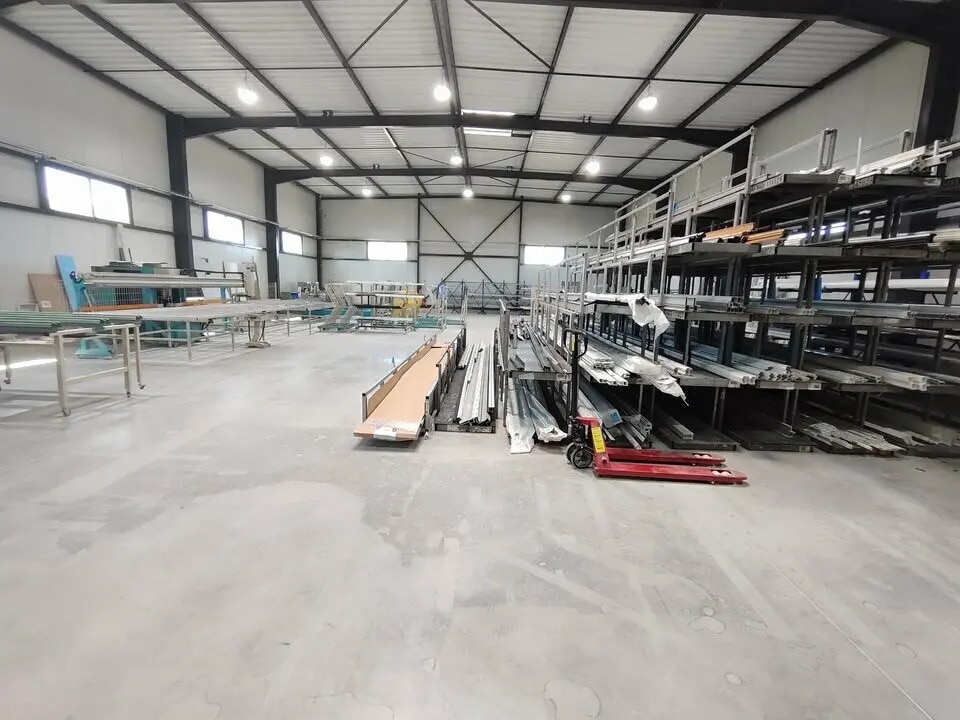 Vente Local d'activités 1 041 m² - Photo 1