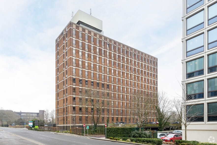 Basing Vw, Basingstoke to rent - Building Photo - Image 3 of 8