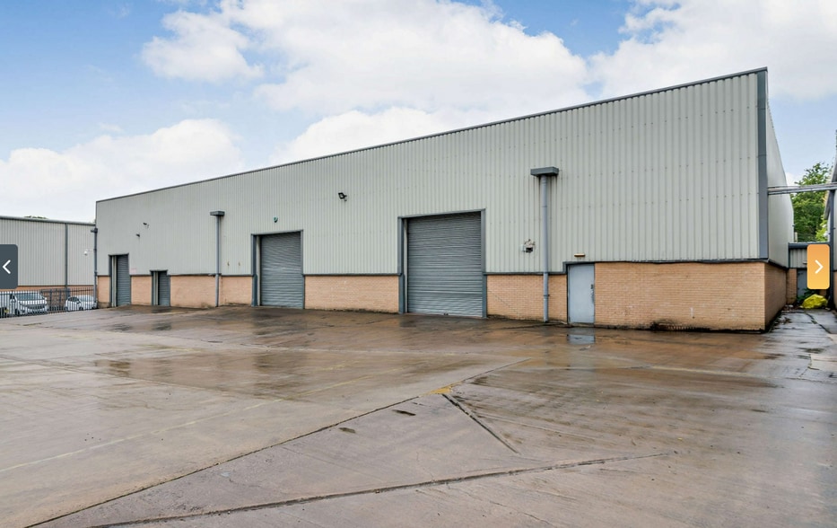 Leeds Rd, Huddersfield for sale - Primary Photo - Image 1 of 1