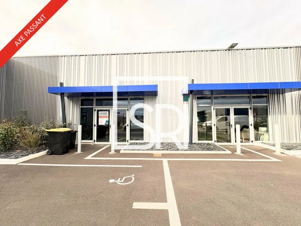 Location Commerce 296 m² - Photo 1