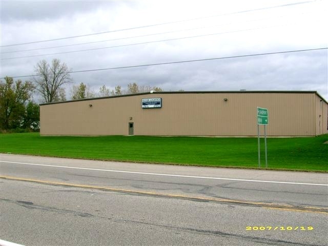 1040 Industrial Pky, Peru, IN for sale - Primary Photo - Image 1 of 1