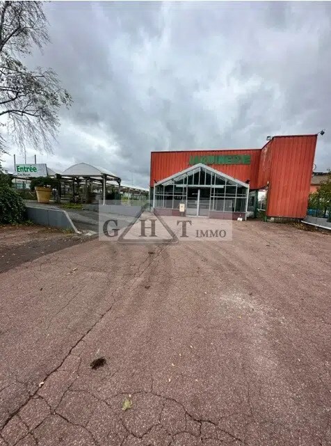 Land in Santeny for sale Building Photo- Image 1 of 7
