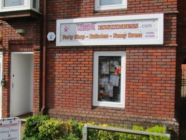 14 The Green, Newport Pagnell to rent - Building Photo - Image 2 of 3