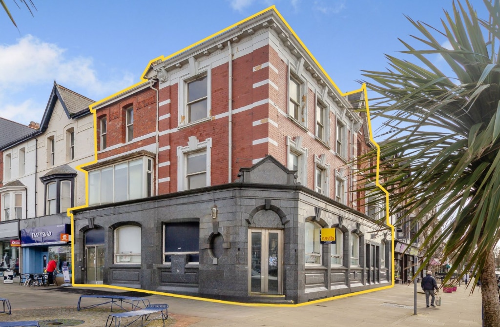56 St. Annes Rd W, Lytham St Annes to rent Building Photo- Image 1 of 22