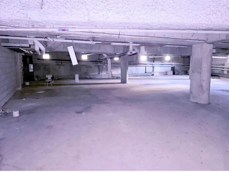 Retail in Maisons-Alfort for sale - Interior Photo - Image 3 of 20