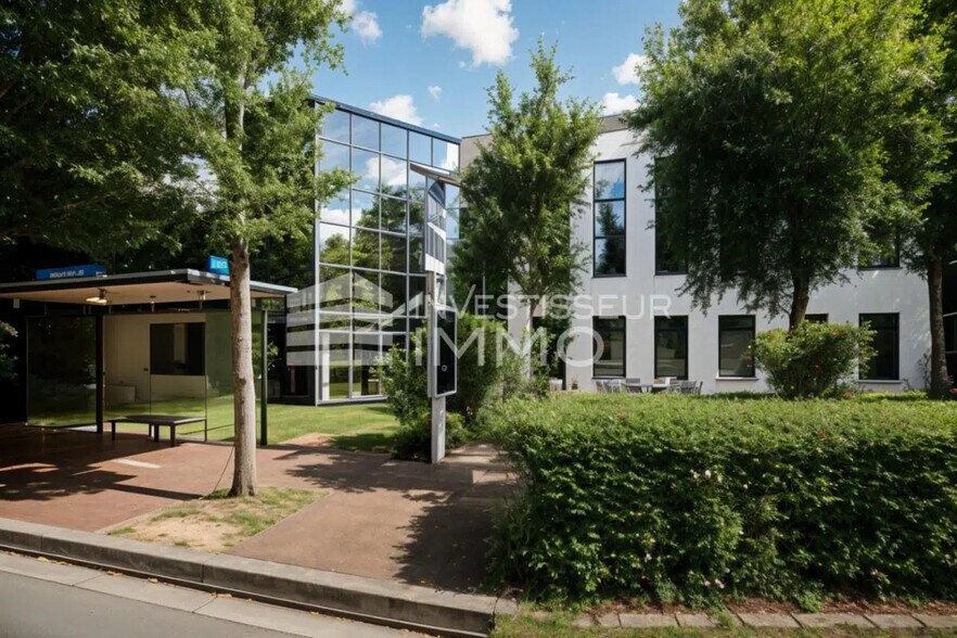 Office in Antony to rent - Building Photo - Image 2 of 3