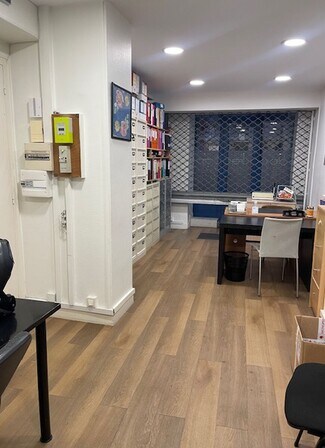 More details for 10 Rue Friant, Paris - Retail to Rent