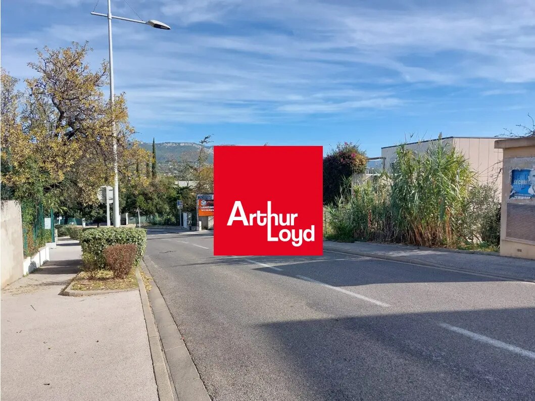 Light Industrial in La Seyne-sur-Mer to rent Building Photo- Image 1 of 6