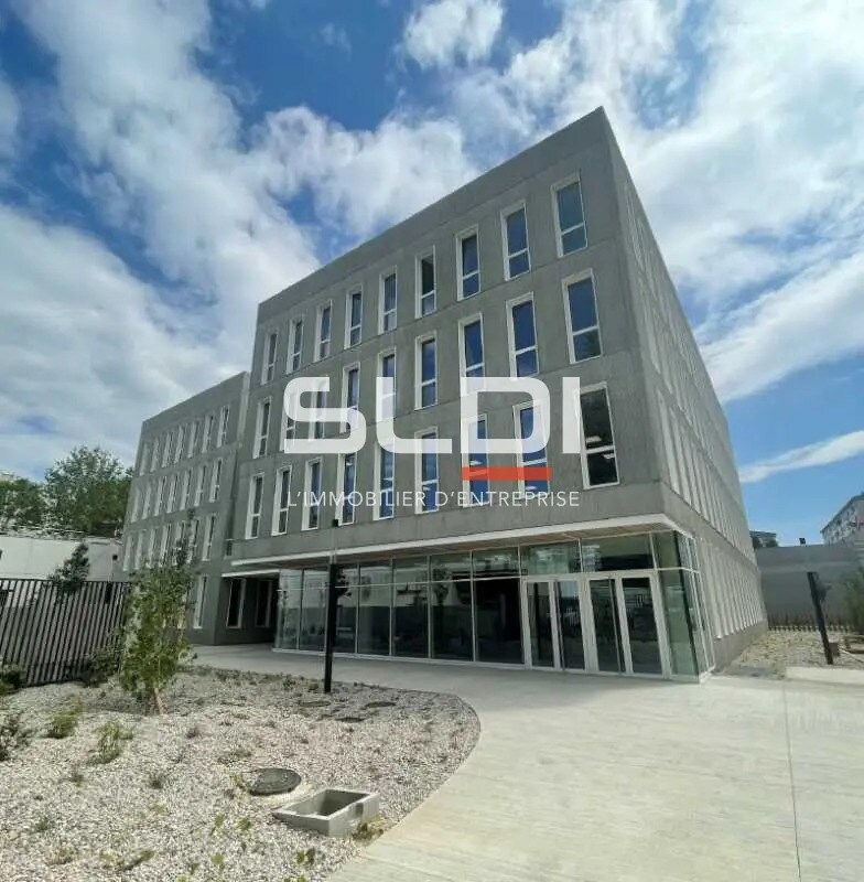 Office in Villeurbanne to rent Building Photo- Image 1 of 11