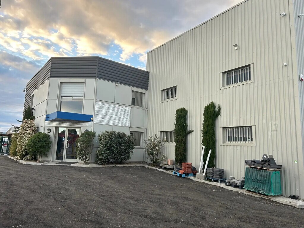 Vente Entrepôt 619 m² - Photo 1