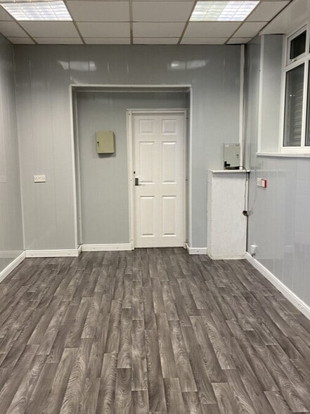 7 webber road, Liverpool to rent - Interior Photo - Image 1 of 5