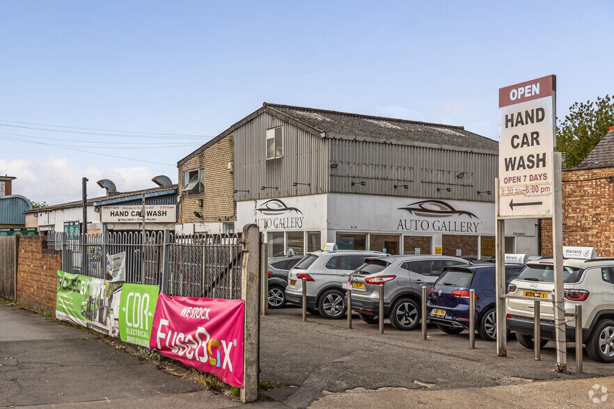 9 Windmill Rd, Hampton for sale - Primary Photo - Image 1 of 1