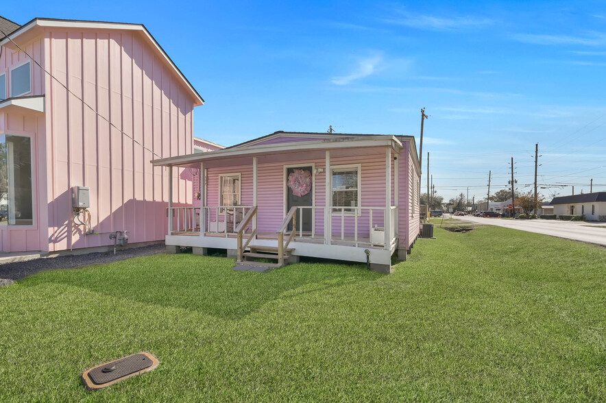 213 Houston St, Tomball, TX for rent - Building Photo - Image 3 of 19