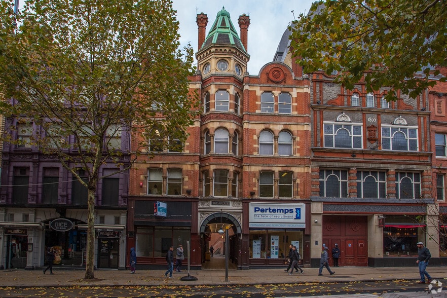 32-34 High St, Croydon to rent - Building Photo - Image 3 of 4