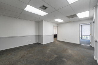 21062 Brookhurst St, Huntington Beach, CA for rent Building Photo- Image 1 of 1