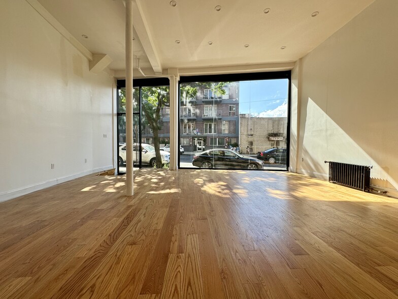 1379 Bedford Ave, Brooklyn, NY for rent - Interior Photo - Image 2 of 6