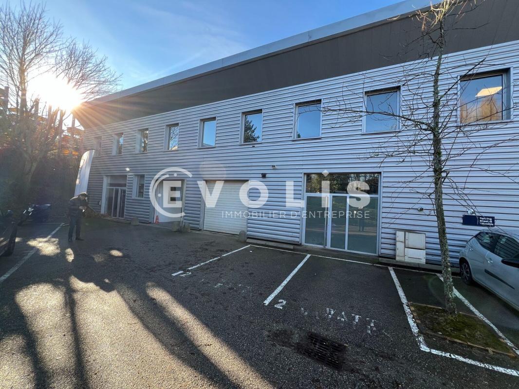 Light Industrial in Dardilly to rent Building Photo- Image 1 of 9