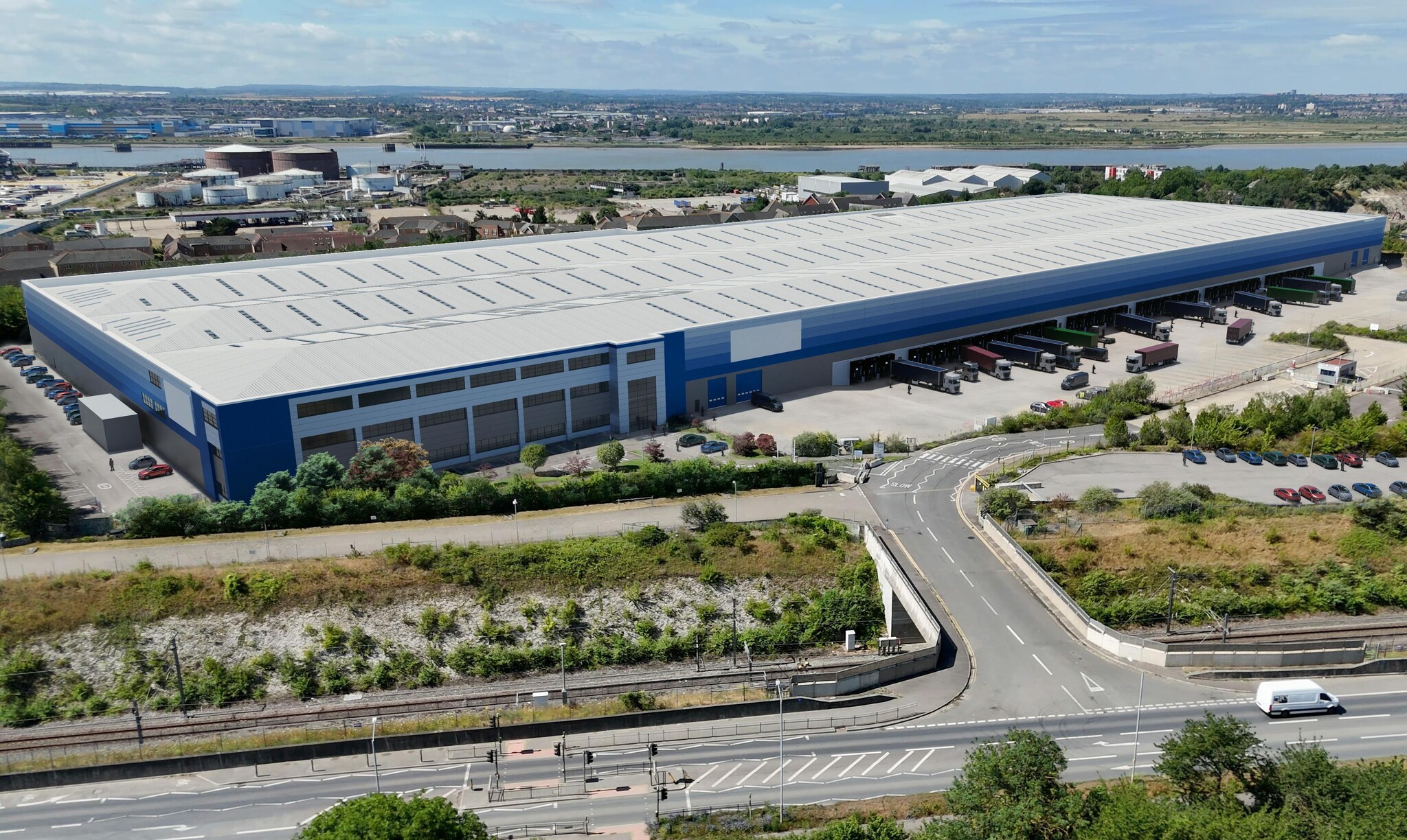 Purfleet Byp, Purfleet to rent Building Photo- Image 1 of 6