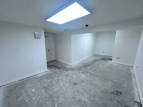24 Fore St, Bodmin to rent Interior Photo- Image 2 of 3