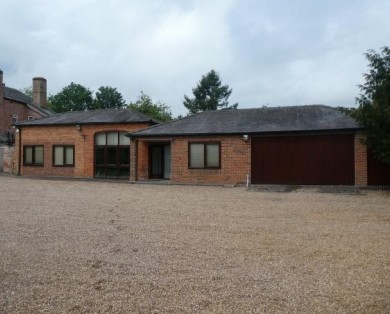 Alcester Rd, Coughton for rent - Primary Photo - Image 1 of 2