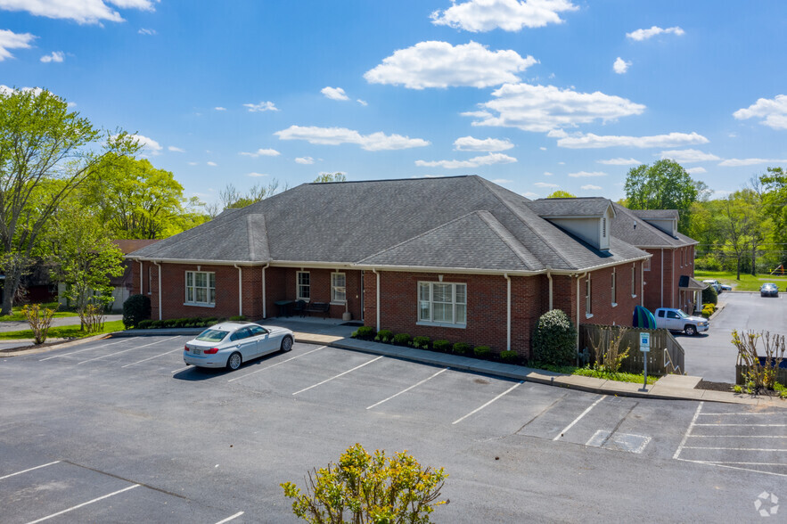 106 Duke St, Ashland City, TN for sale - Building Photo - Image 1 of 1