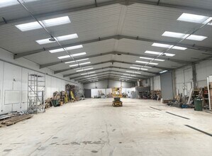 2 Tair Ffynnon, Whitland to rent Interior Photo- Image 2 of 3