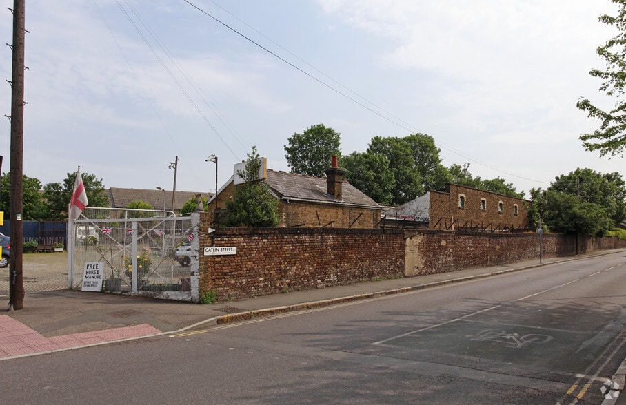 St James's Rd, London for sale - Building Photo - Image 2 of 2