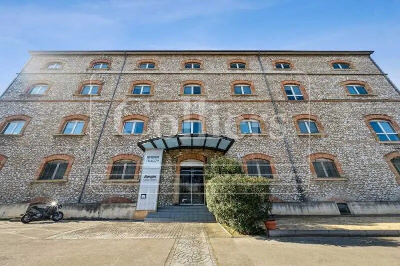 Office in Marseille to rent Building Photo- Image 1 of 2
