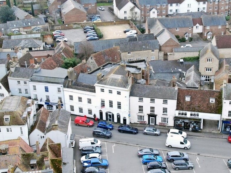 36 Market Sq, Bicester to rent - Building Photo - Image 3 of 15