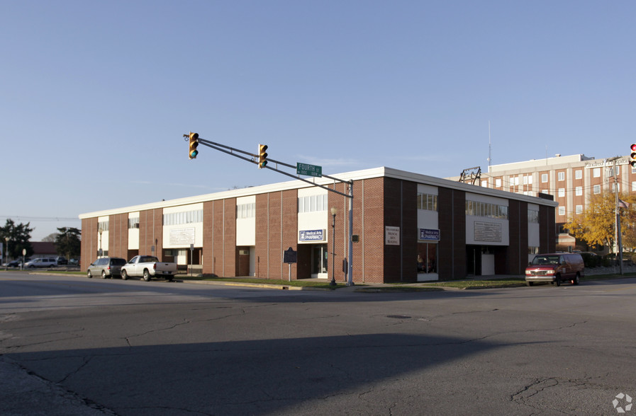 303 S Main St, Mishawaka, IN for rent - Building Photo - Image 1 of 12