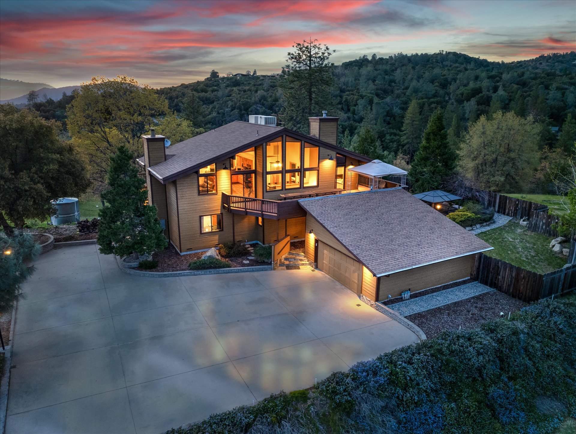 42569 Old Yosemite Rd, Oakhurst, CA for sale Building Photo- Image 1 of 1