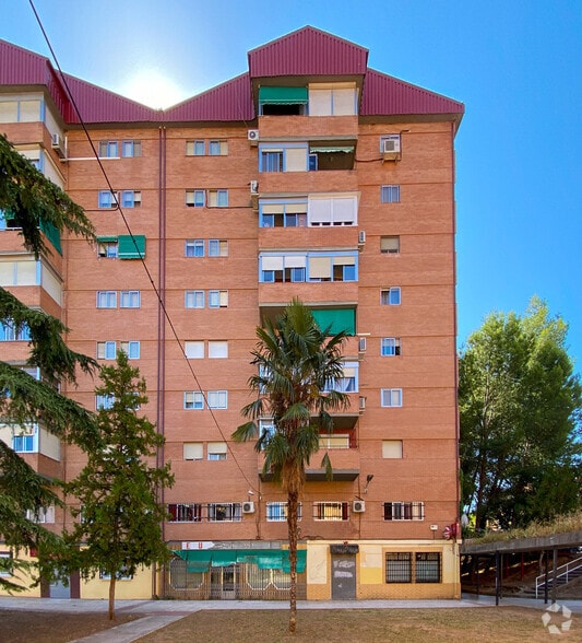 Calle General Moscardó Guzmán, 14, Guadalajara, Guadalajara for sale - Building Photo - Image 2 of 3