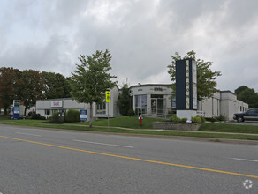 4056 Dorchester Rd, Niagara Falls, ON for rent Building Photo- Image 1 of 3