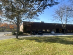 306 Commerce Dr, Exton, PA for rent Building Photo- Image 2 of 32