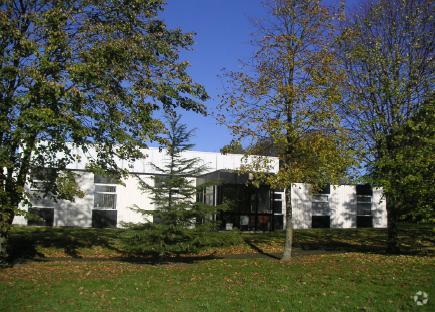 8 Grove Ash, Milton Keynes for sale Primary Photo- Image 1 of 1