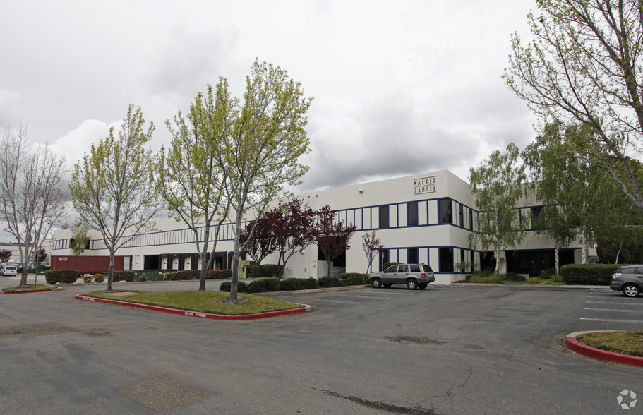 1455-1475 Crocker Ave, Hayward, CA for rent - Building Photo - Image 1 of 3