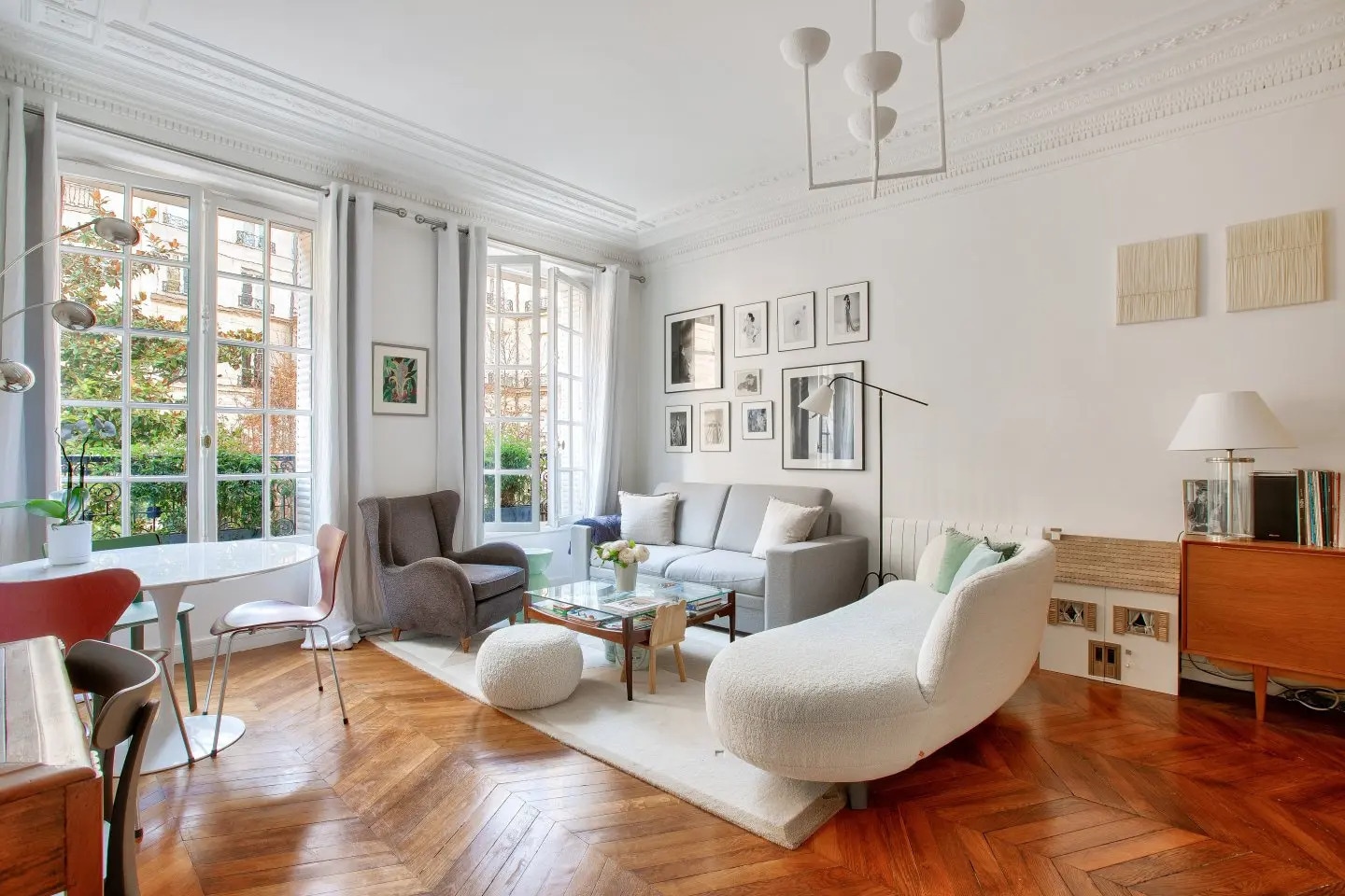 Build-to-Rent in Paris for sale Interior Photo- Image 1 of 2