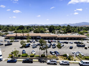 950-1086 E Avienda Dlos Arboles, Thousand Oaks, CA for rent Building Photo- Image 1 of 22