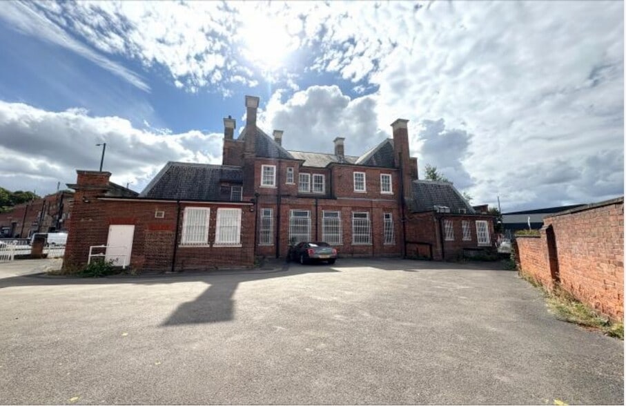 536 Valley Rd, Nottingham for sale - Building Photo - Image 2 of 6