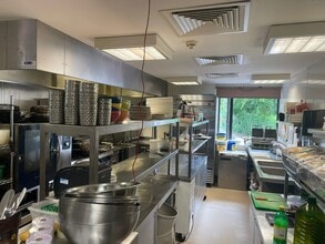 32 Hughenden Rd, Glasgow to rent Interior Photo- Image 2 of 12