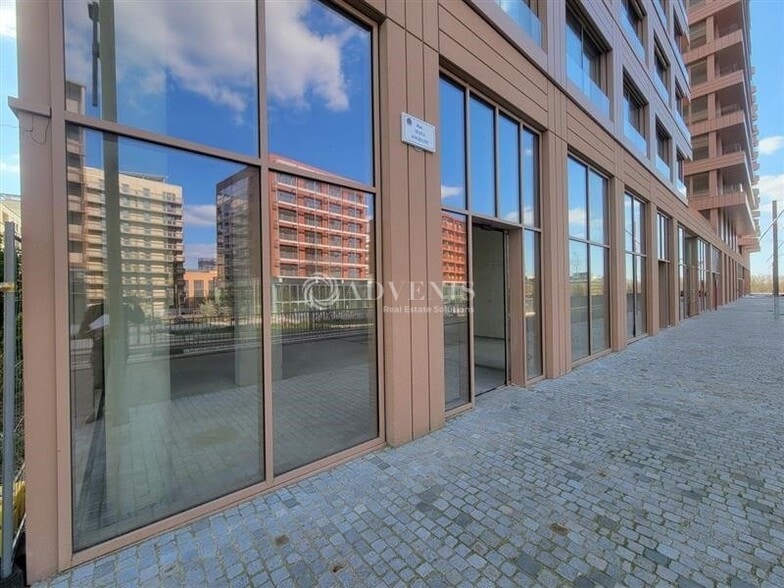 4 24 Rue Maya Angelou, Saint-Ouen-sur-Seine to rent - Building Photo - Image 2 of 9