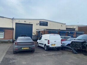 Centurion Way, Leyland to rent Building Photo- Image 1 of 2