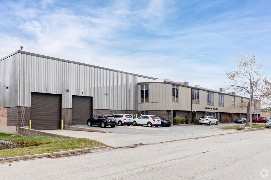 1001 Industrial Dr, Bensenville, IL for rent - Building Photo - Image 1 of 21