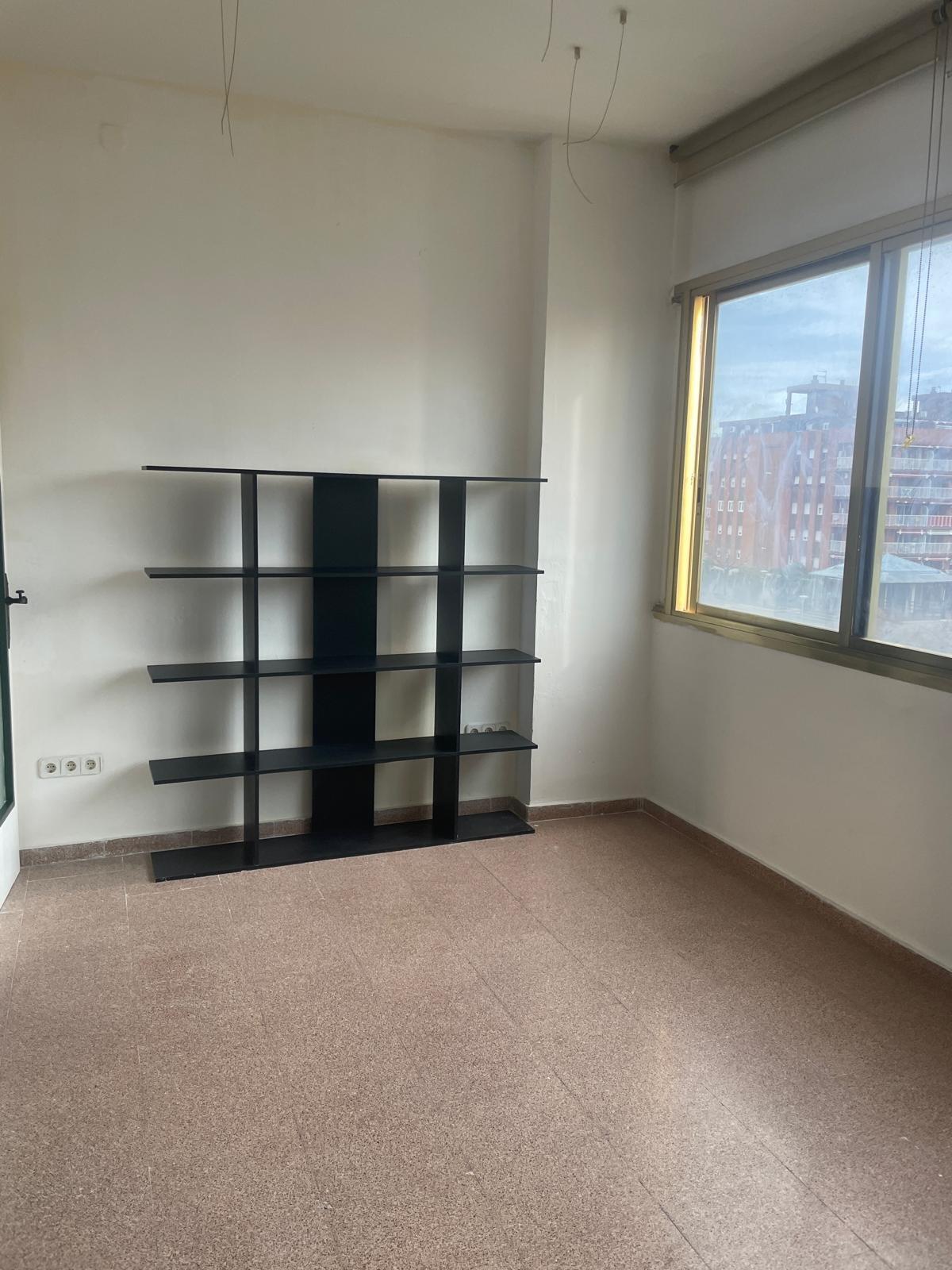 Office in Vilanova i la Geltrú, Barcelona to rent Interior Photo- Image 1 of 18