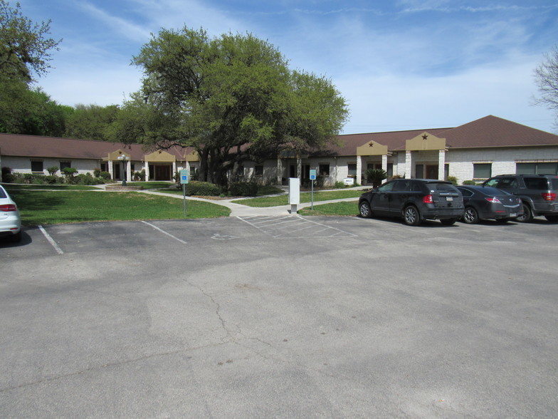 19365 FM 2252, Garden Ridge, TX for rent - Building Photo - Image 3 of 9