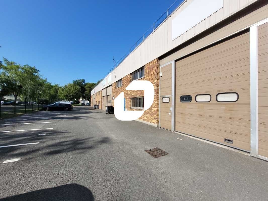 Light Industrial in Lisses to rent Building Photo- Image 1 of 13