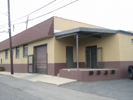 30-36 Railroad Ave, Hackensack, NJ for rent - Primary Photo - Image 1 of 2