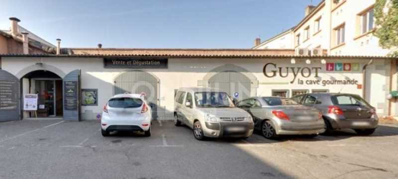Retail in Lyon for sale Building Photo- Image 1 of 3